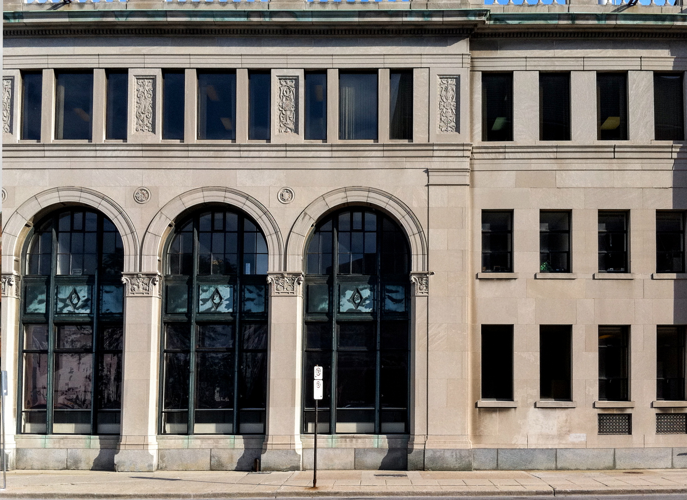 Exterior elevation of the Windsor Star Building,