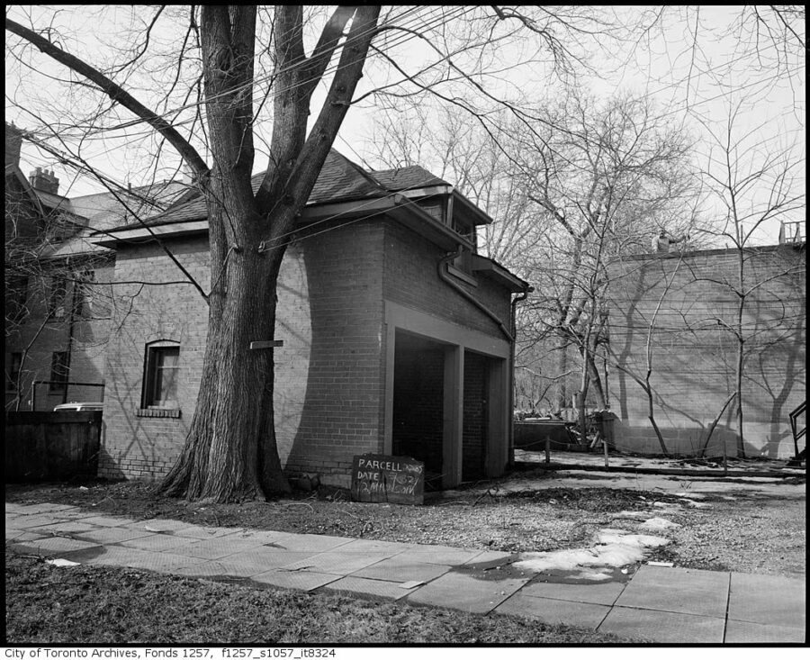 A historic laneway coach house