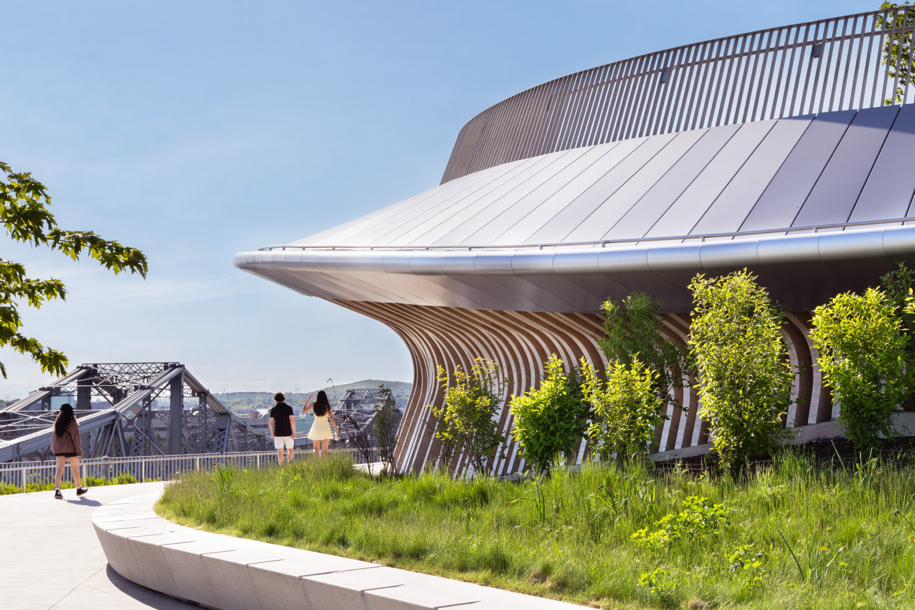 Two levels of the pedestrian pathway 